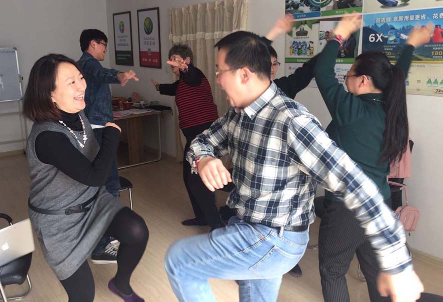 qing_faciltrain_dancing